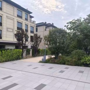 驻马店 芝麻白与芝麻白搭配铺装，尺寸1200*600