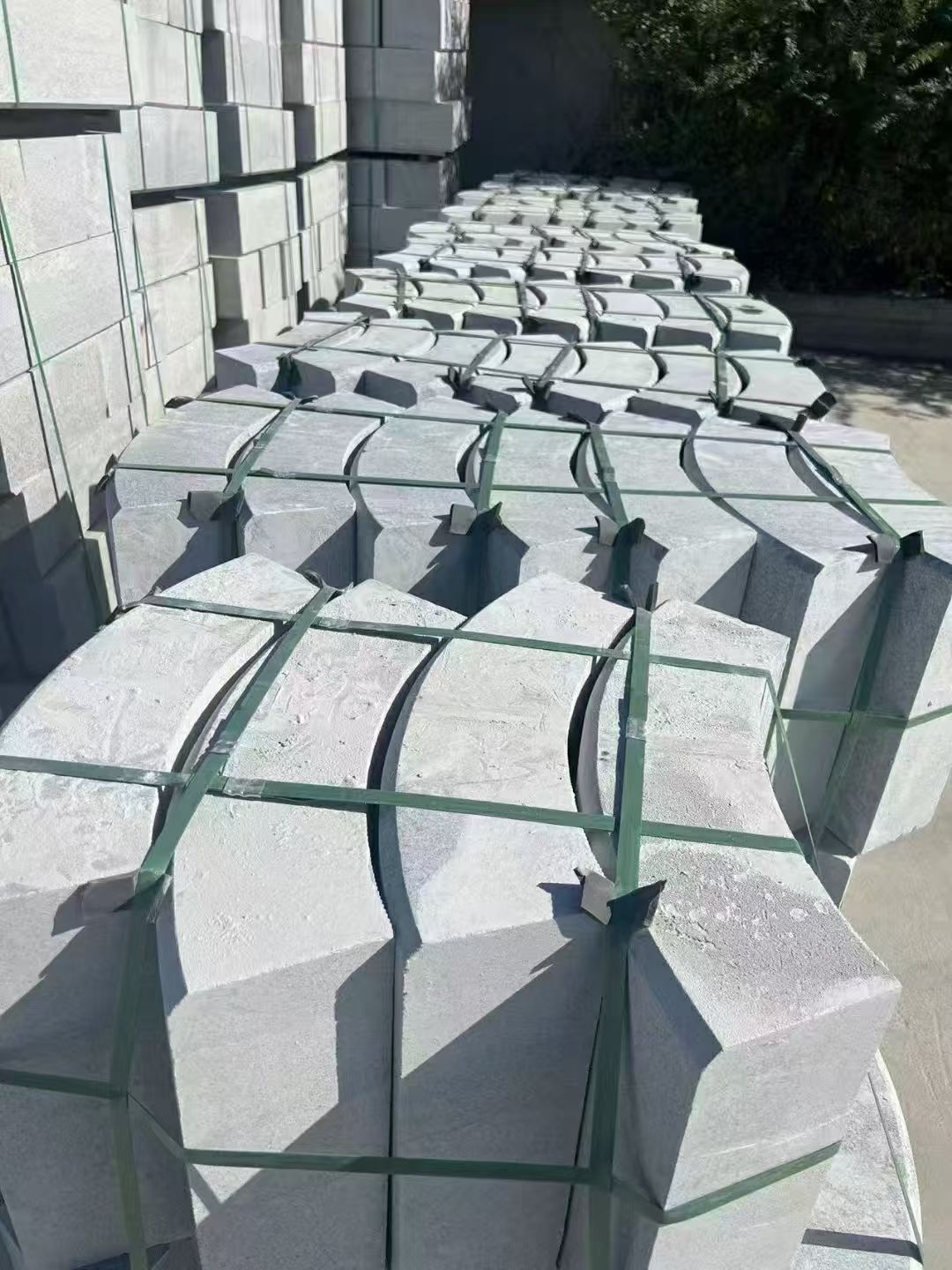 驻马店 芝麻灰弧形路沿石