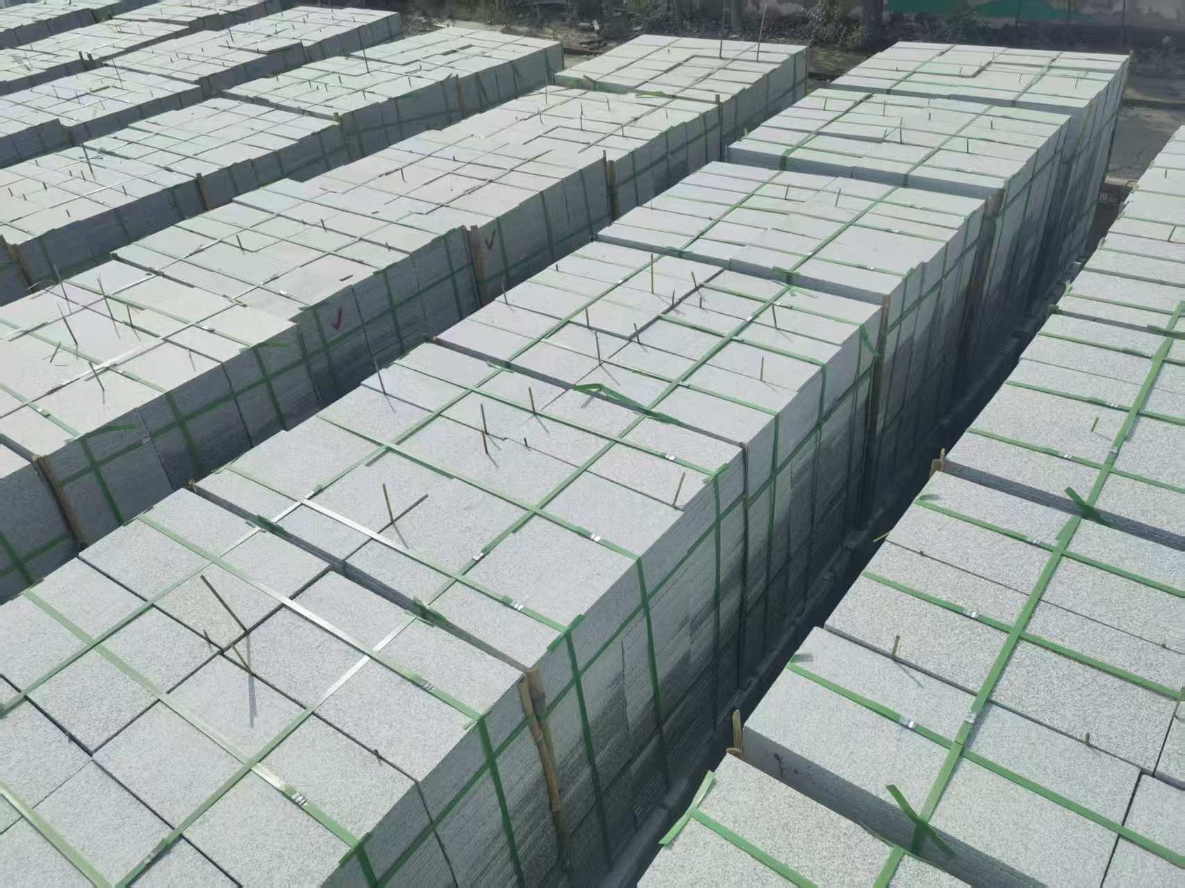 驻马店 芝麻白1.8公分火烧300*600地铺，清仓大甩卖