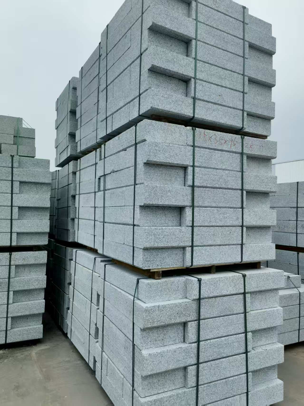 驻马店 路沿石，板板正正的路沿石