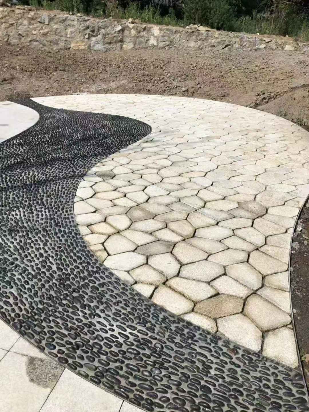 驻马店 黄金麻冰裂缝室外铺装效果完美展示