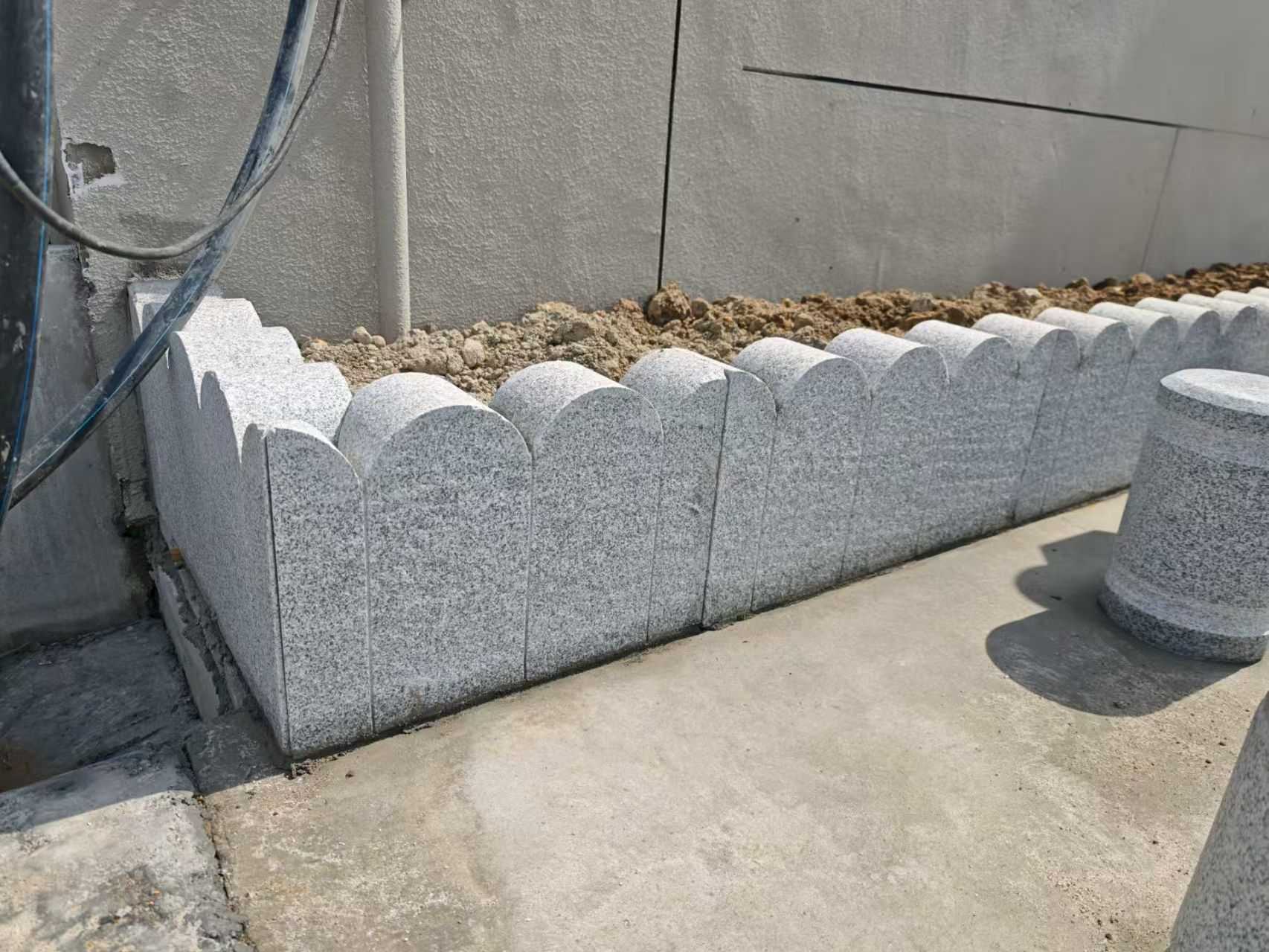 驻马店 芝麻白花岗岩花边石铺装效果图